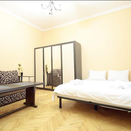 "Deluxe Apartments" K 45 - 1128 Lviv Bagian luar foto